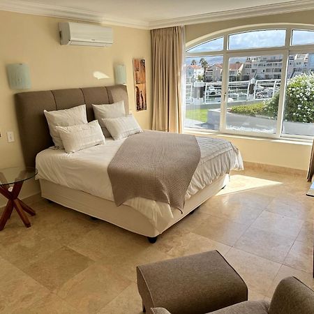 Krystal Beach Hotel Gordonʼs Bay Exterior foto