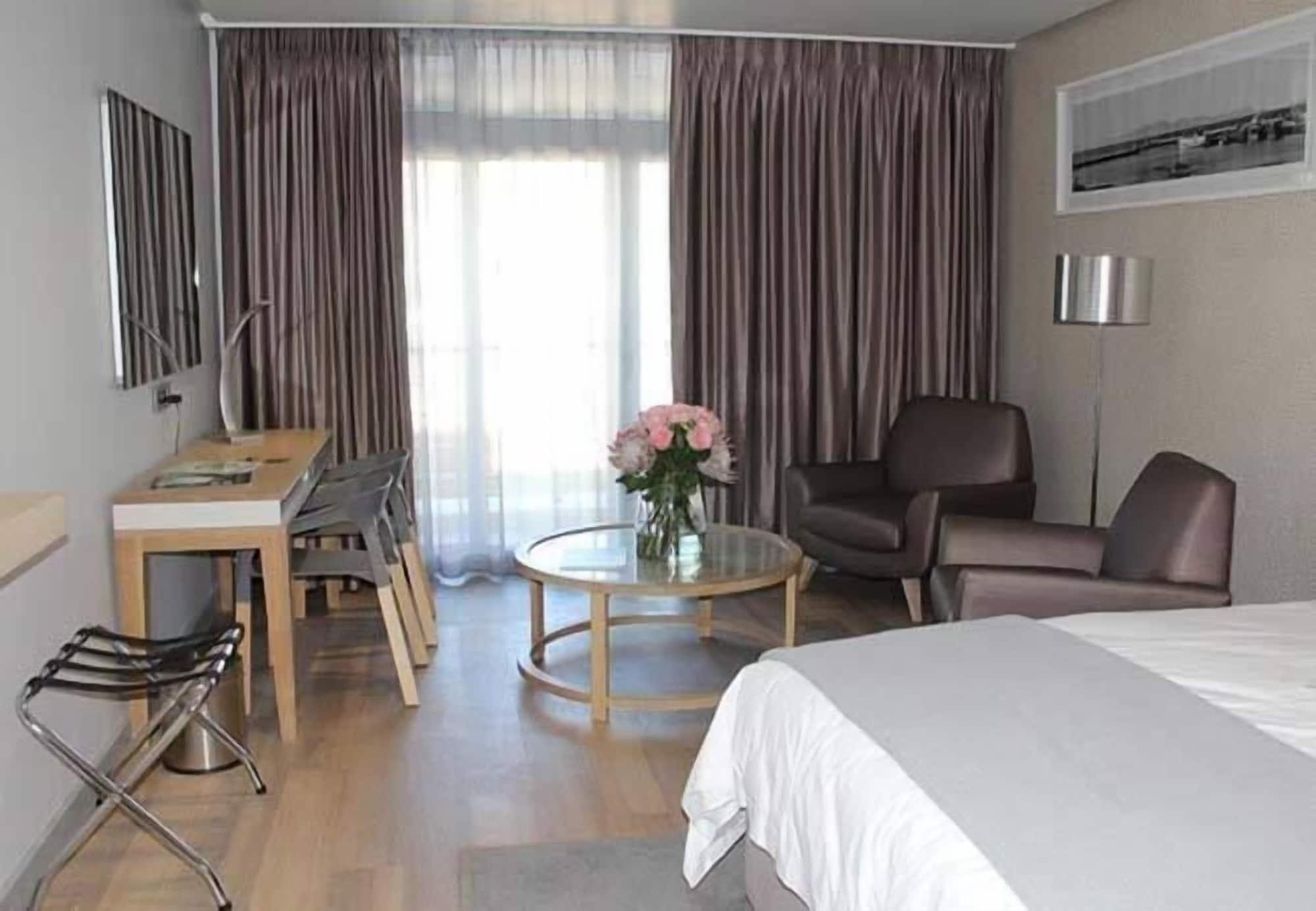 Krystal Beach Hotel Gordonʼs Bay Exterior foto